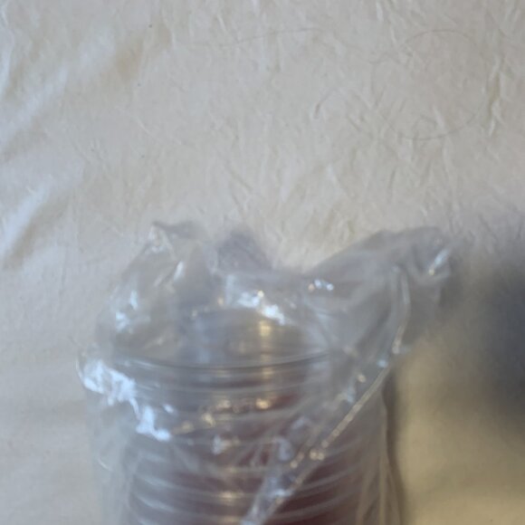 Budweiser Draft Plastic Cups Calgary Flames Full Sleeve of 50 NHL 20oz Solo Cups - Picture 4 of 5